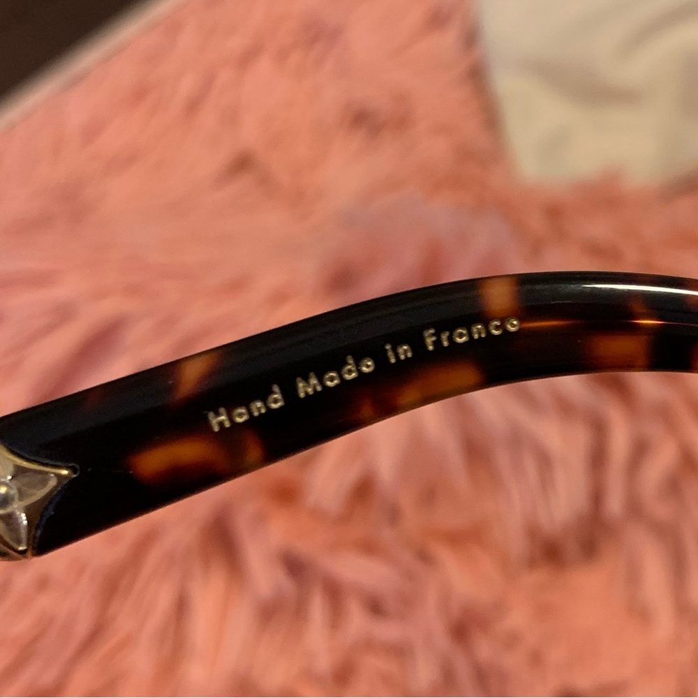 Louis Vuitton Oversized Sunglasses made in France. - Picture 9 of 9